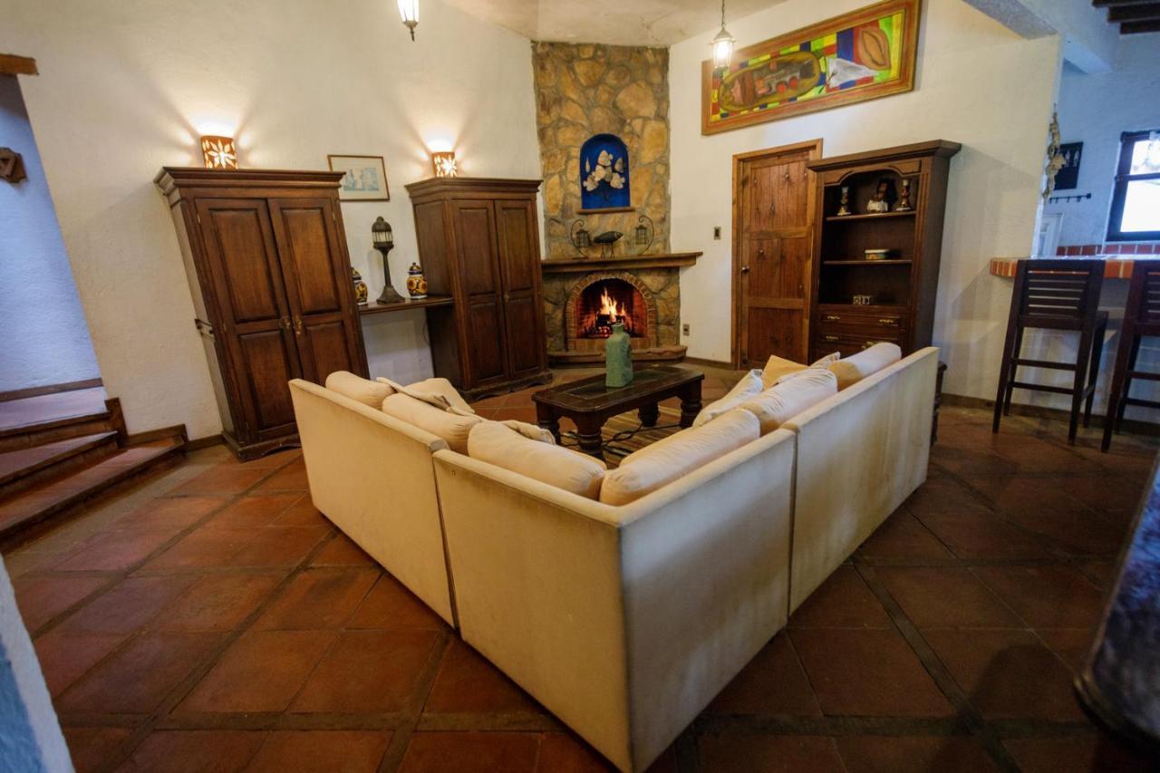 Lago Sol Hotel & Suites Tzintzuntzán Eksteriør billede