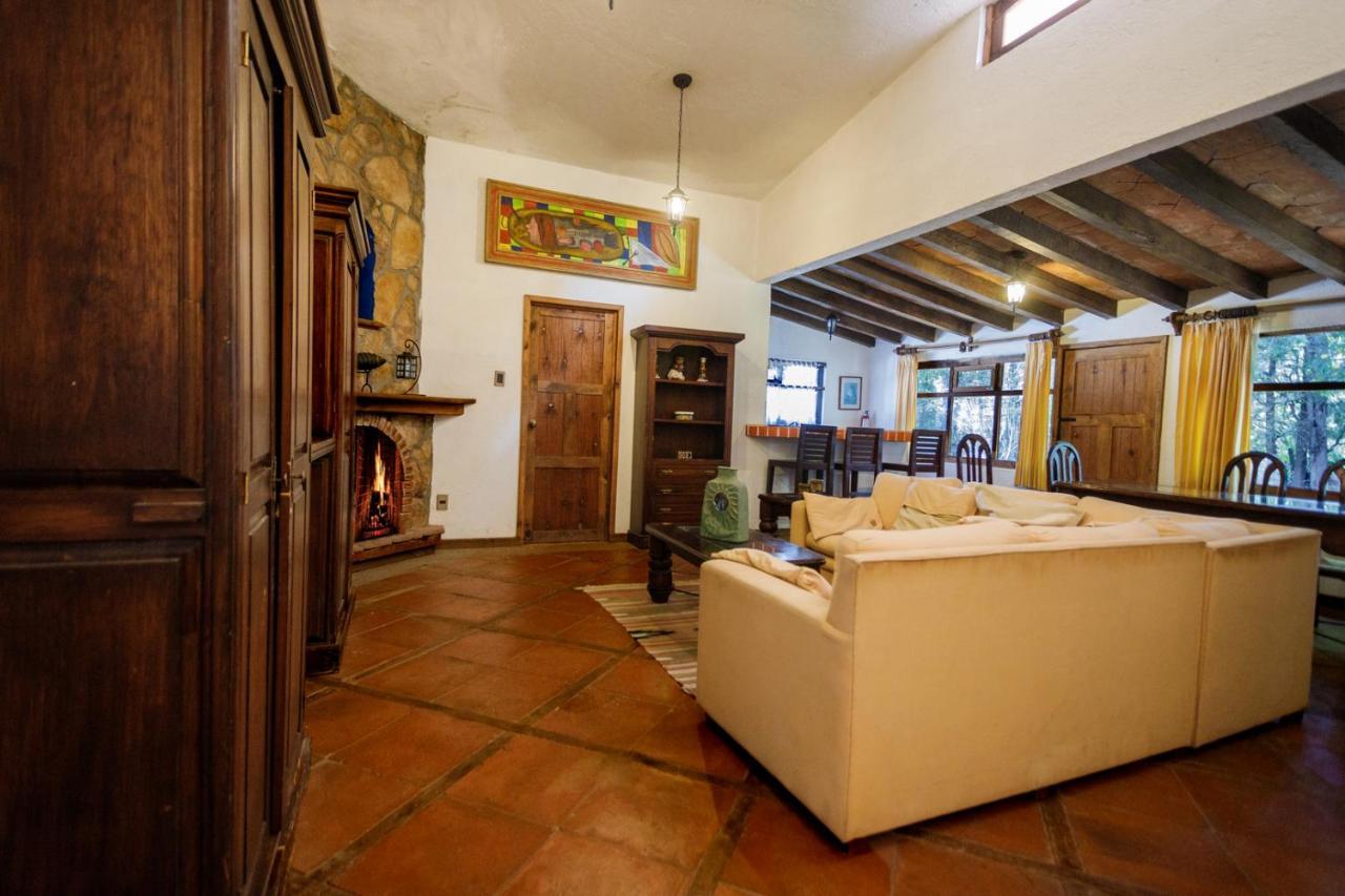 Lago Sol Hotel & Suites Tzintzuntzán Eksteriør billede