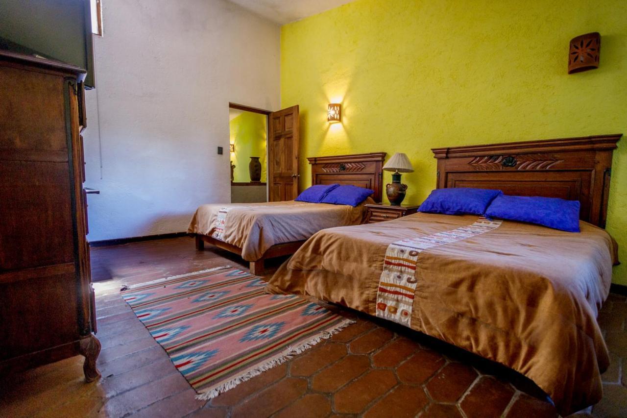 Lago Sol Hotel & Suites Tzintzuntzán Eksteriør billede
