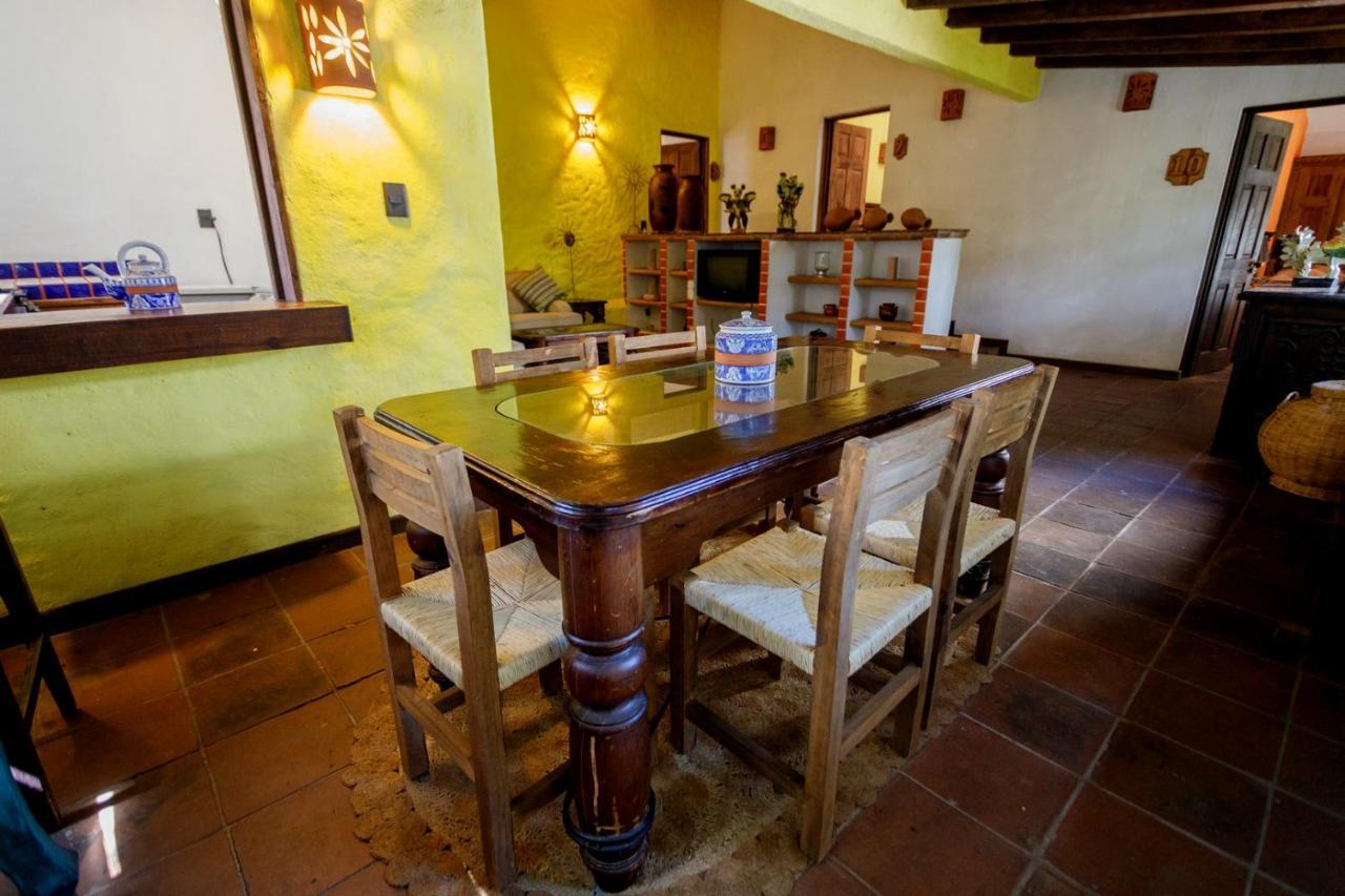 Lago Sol Hotel & Suites Tzintzuntzán Eksteriør billede