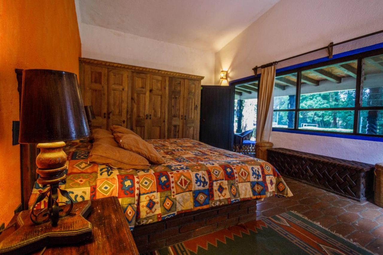 Lago Sol Hotel & Suites Tzintzuntzán Eksteriør billede